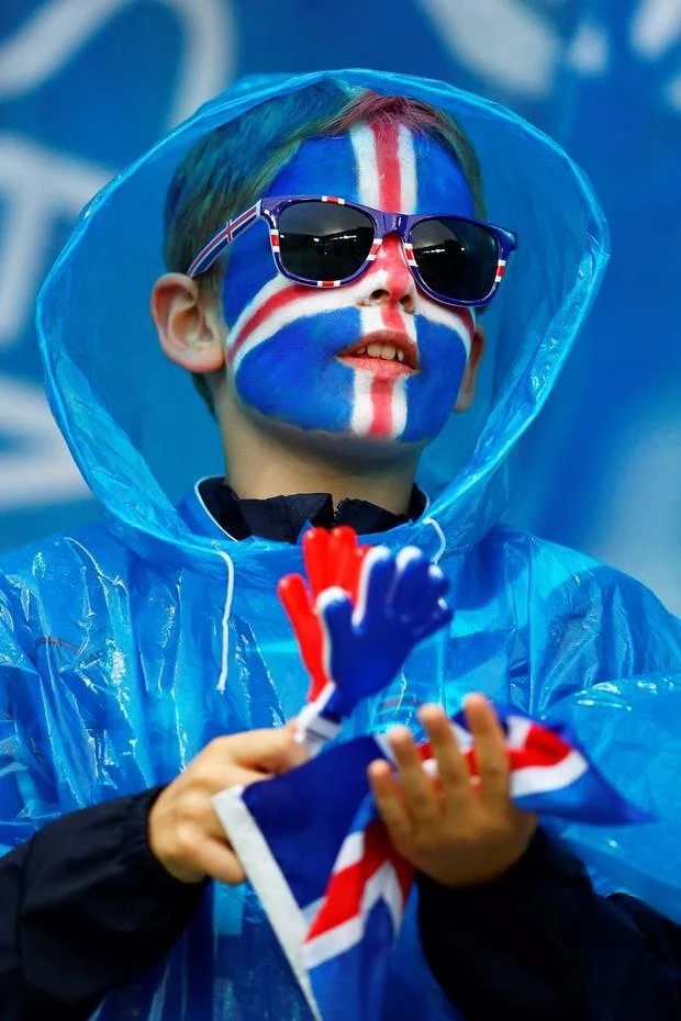 Những CĐV trẻ con của xứ sở băng giá IceLand